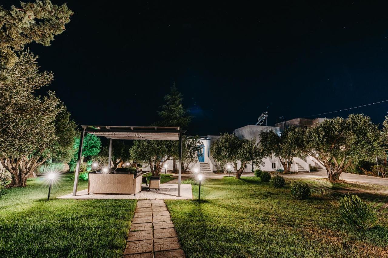 Cyclades Luxury Studios 네아 포티데아 외부 사진